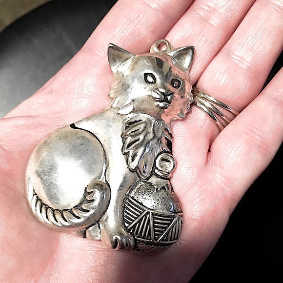 Gorham holiday kitty cat pendant/ Christmas ornament - Picture 3 of 16
